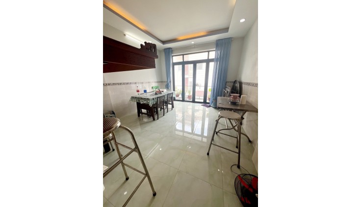 Bán Nhà Đường Lê Văn Chí, Thủ Đức -  3 Tầng, Đường Xe Tải tránh, Gần Trường ĐH SPKT - 3PN, Khu Dân Trí Cao